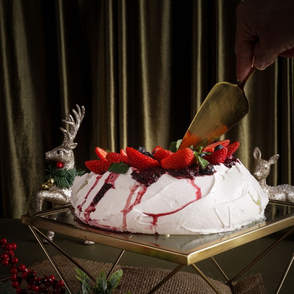 PAVLOVA DE FRUTAS VERMELHAS