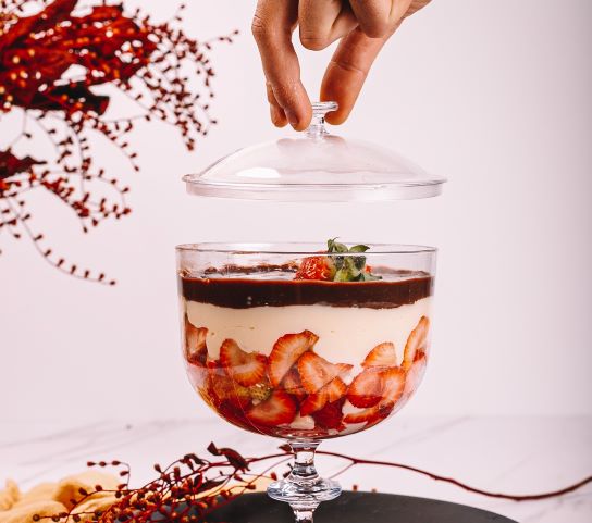 TAÇA DE BOMBOM ABERTO DE MORANGO