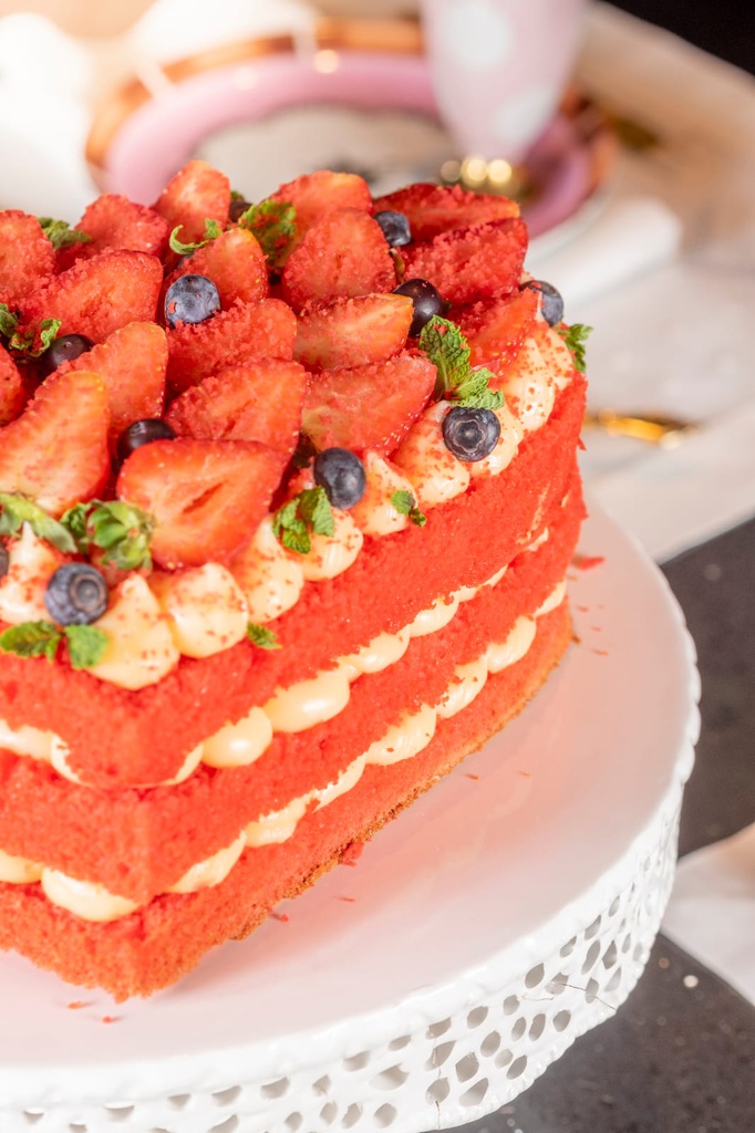 TORTA RED VELVET DE CORAÇÃO