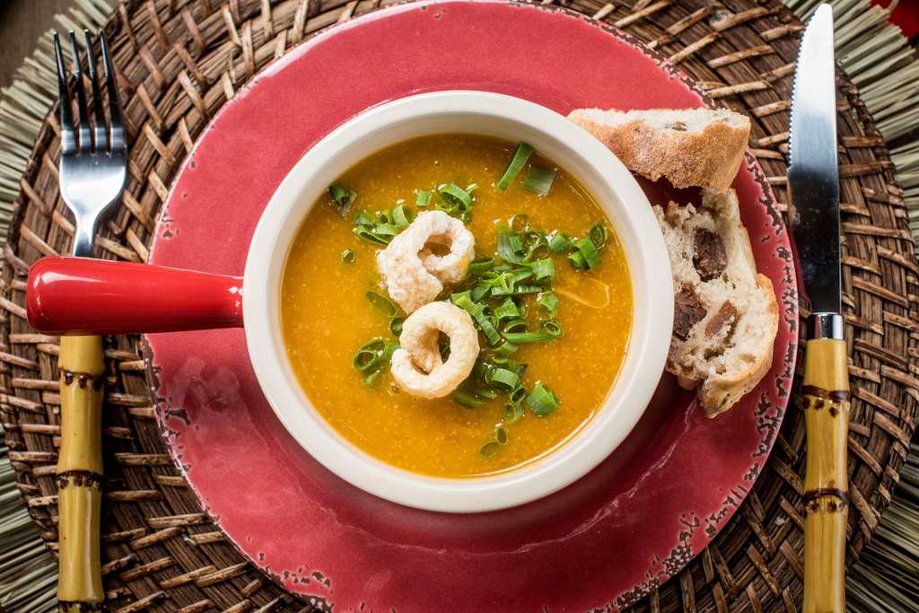 CALDO DE ABÓBORA COM CARNE SECA