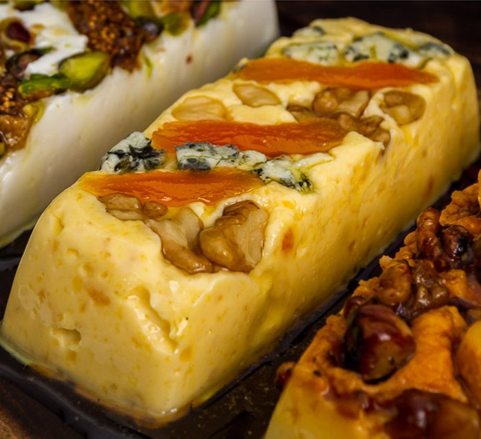 TERRINE DE GORGONZOLA COM DAMASCO