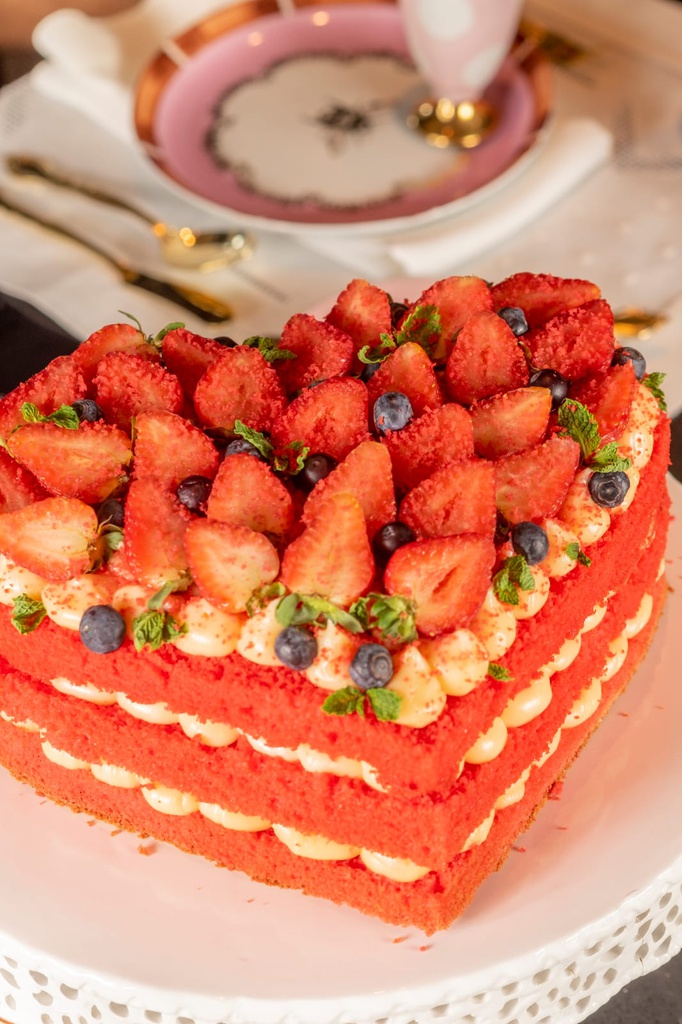 TORTA RED VELVET DE CORAÇÃO