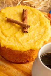 [50442] BOLO DE MILHO COM CALDA CREMOSA