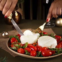[43269] DUO DE BURRATA COM TOMATE CONFIT E MANJERICÃO - 700g